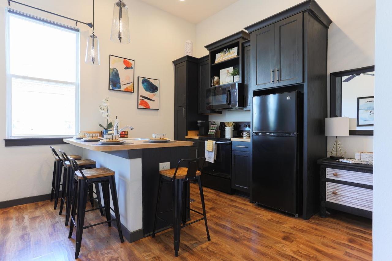 Old West Studio Lofts West Тампа Экстерьер фото