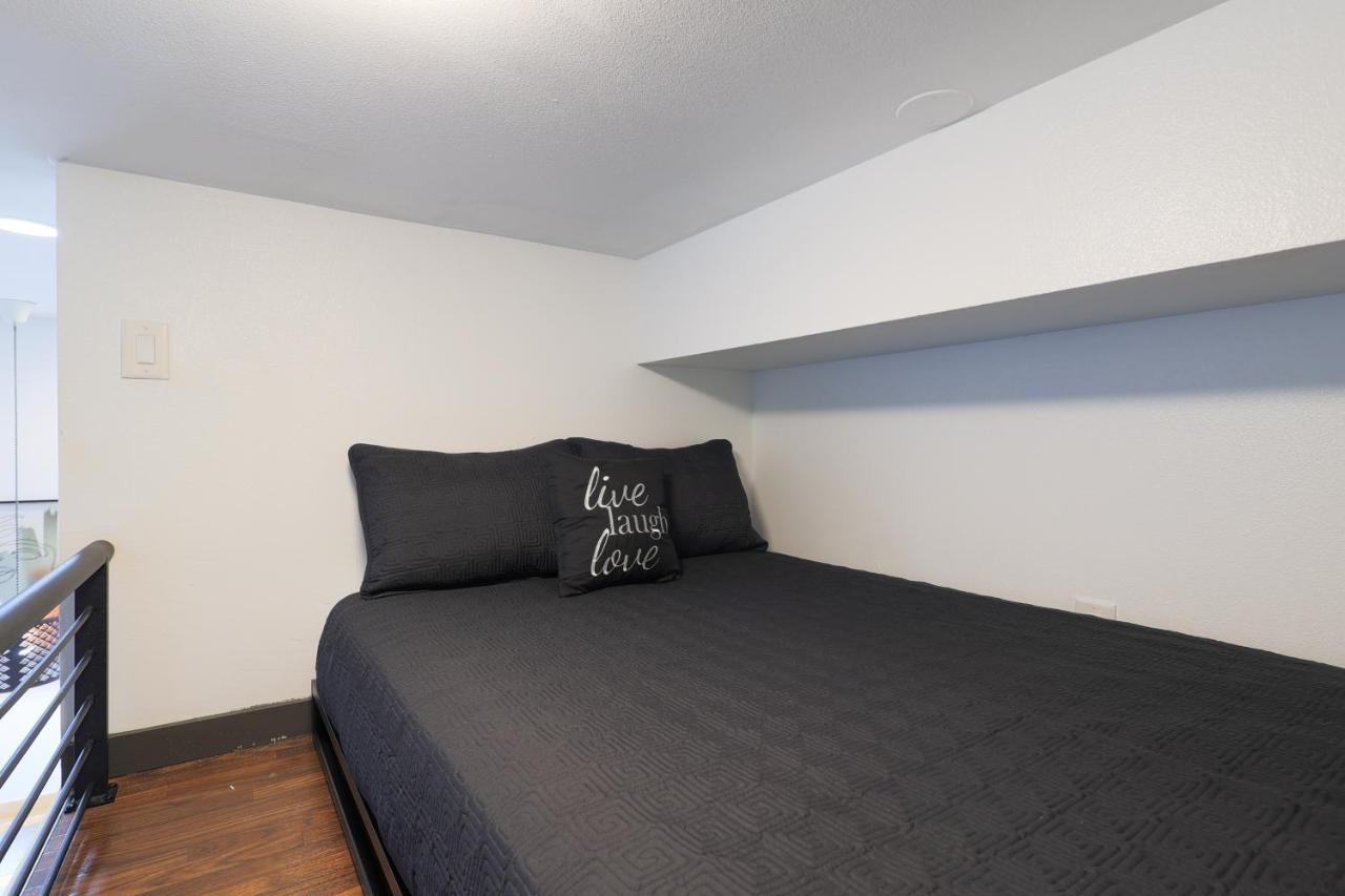 Old West Studio Lofts West Тампа Экстерьер фото
