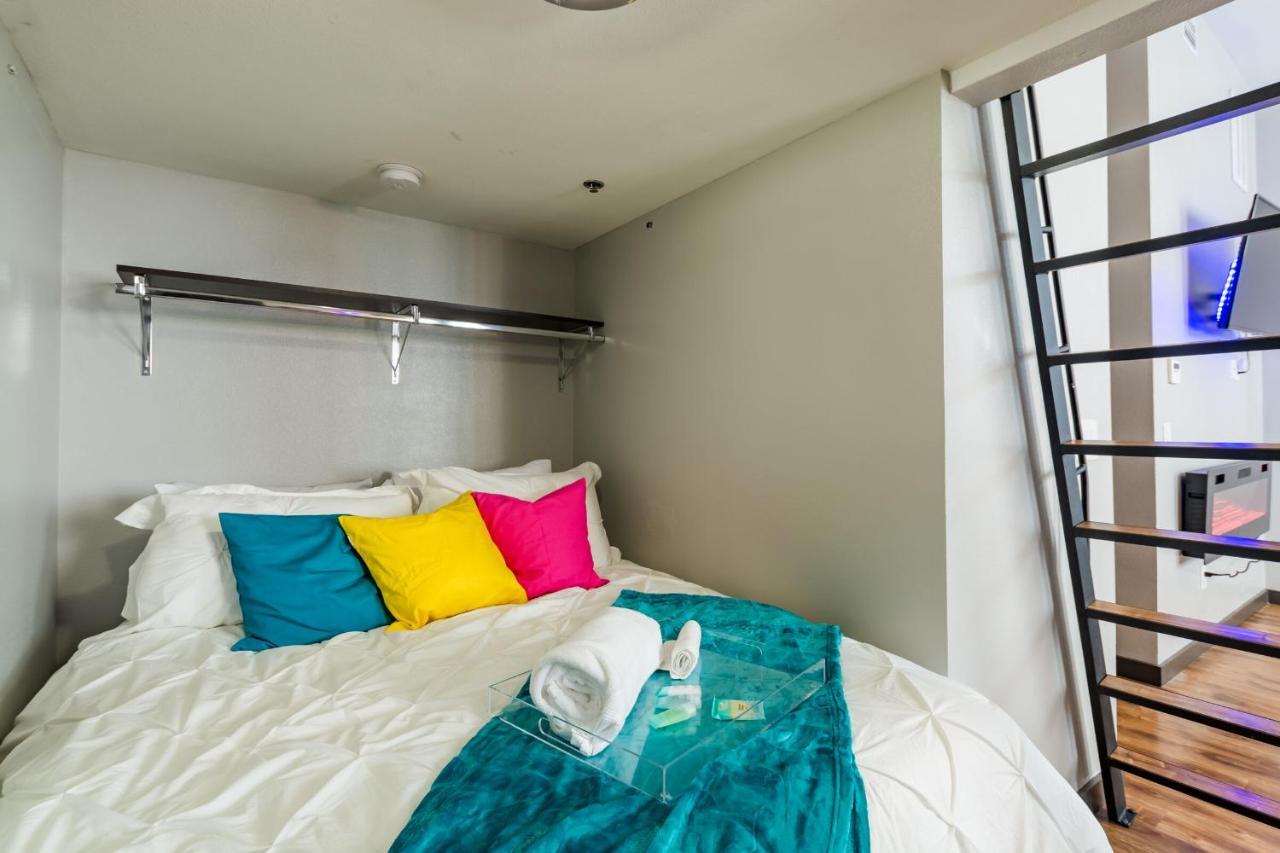 Old West Studio Lofts West Тампа Экстерьер фото