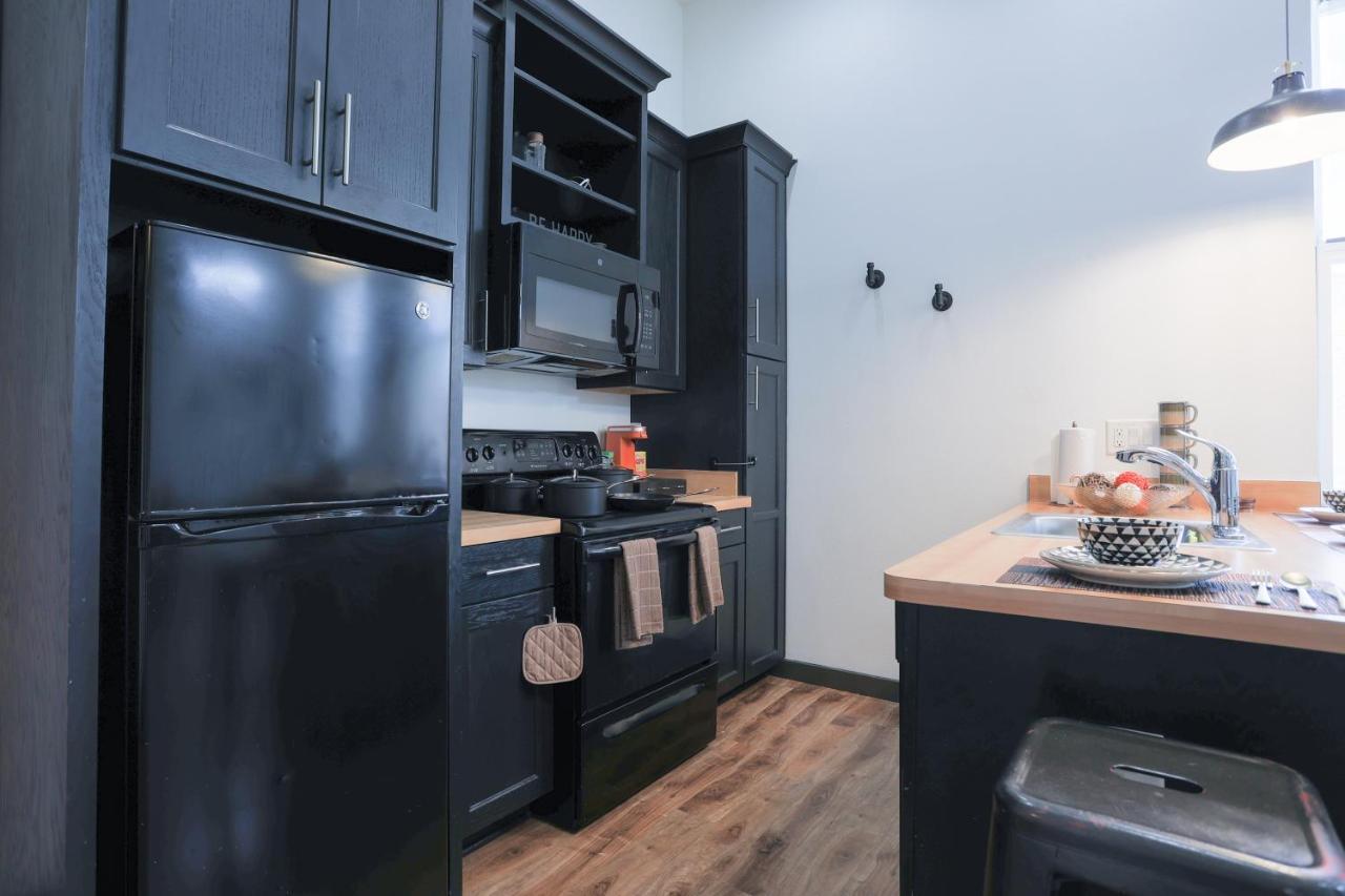 Old West Studio Lofts West Тампа Экстерьер фото