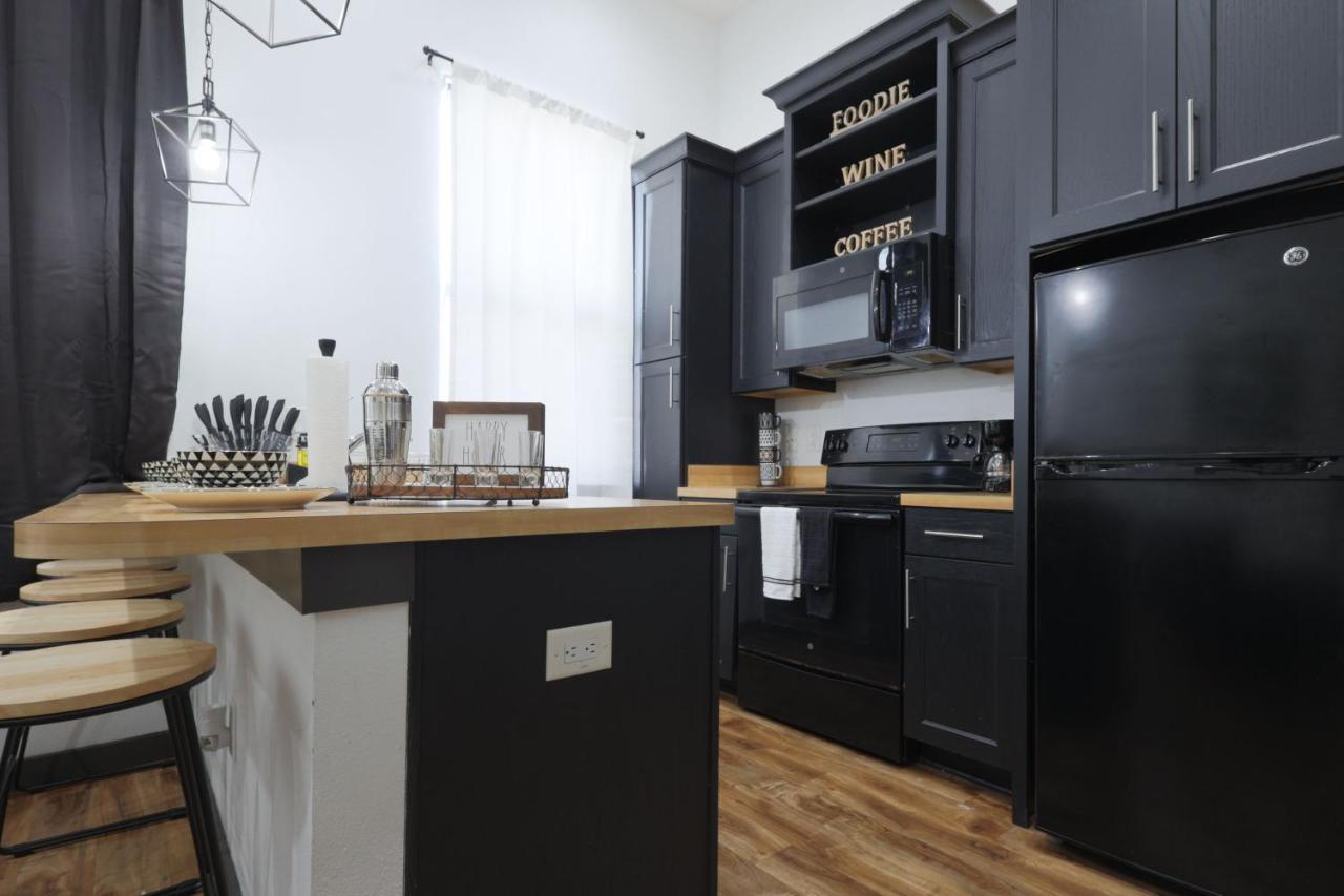 Old West Studio Lofts West Тампа Экстерьер фото
