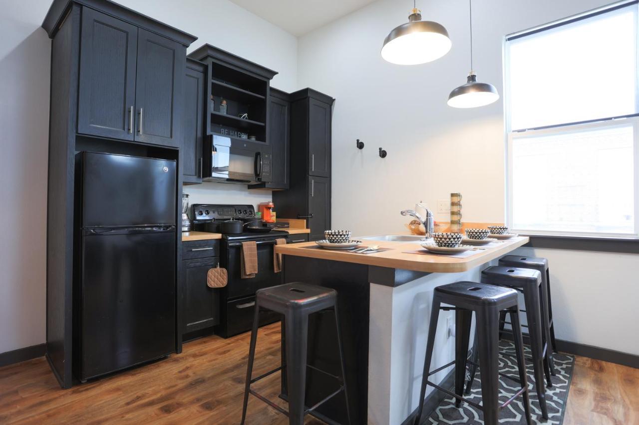 Old West Studio Lofts West Тампа Экстерьер фото
