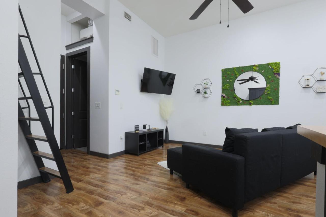 Old West Studio Lofts West Тампа Экстерьер фото