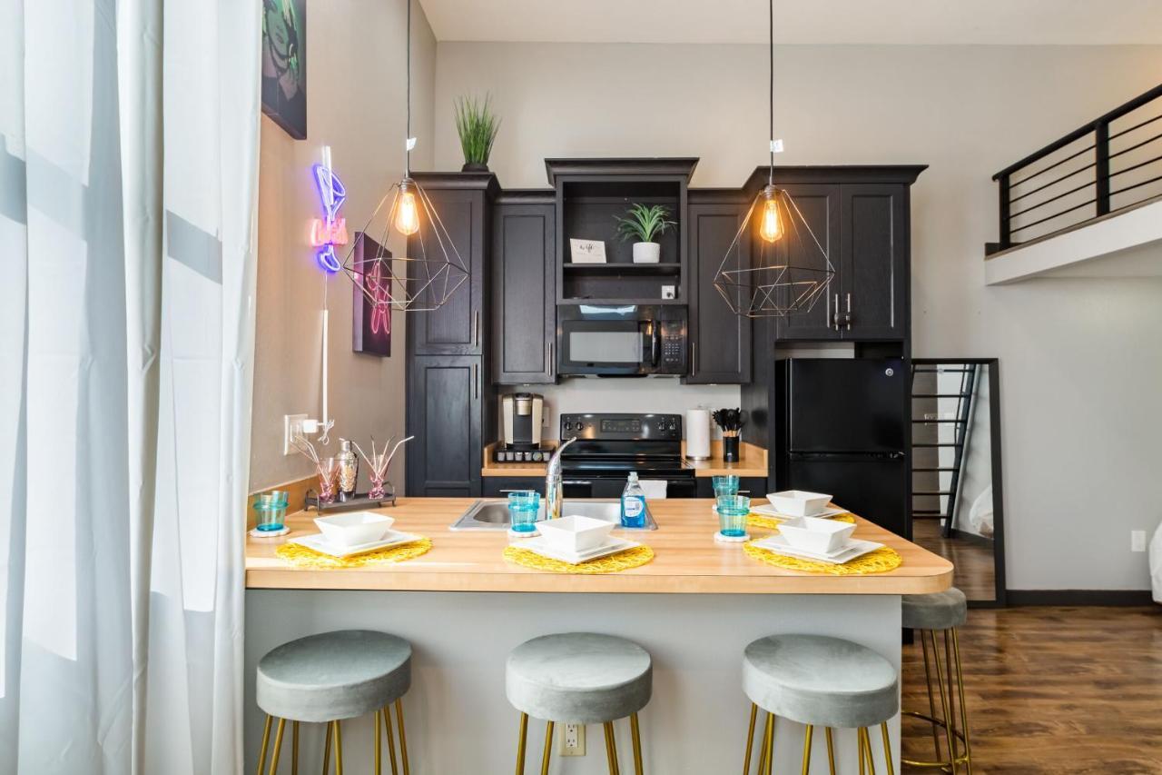 Old West Studio Lofts West Тампа Экстерьер фото