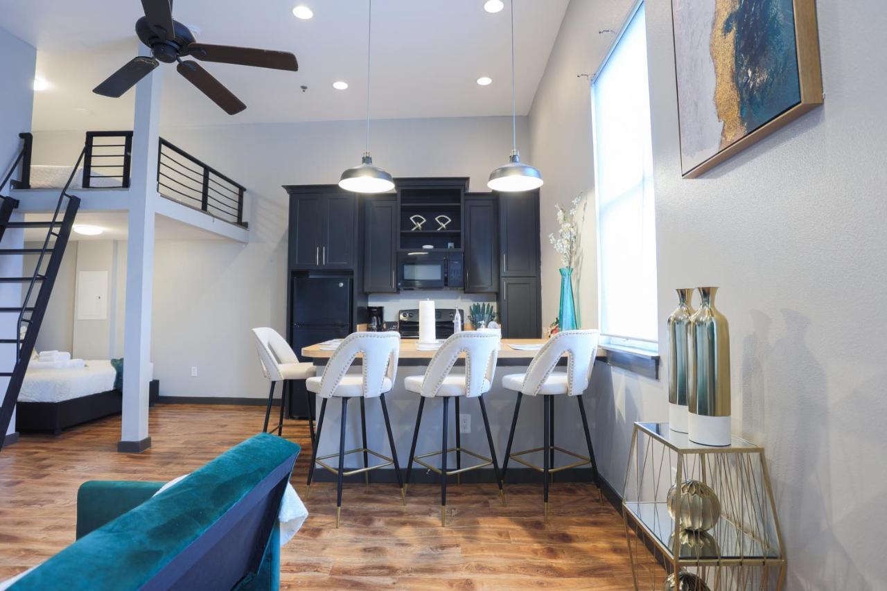 Old West Studio Lofts West Тампа Экстерьер фото