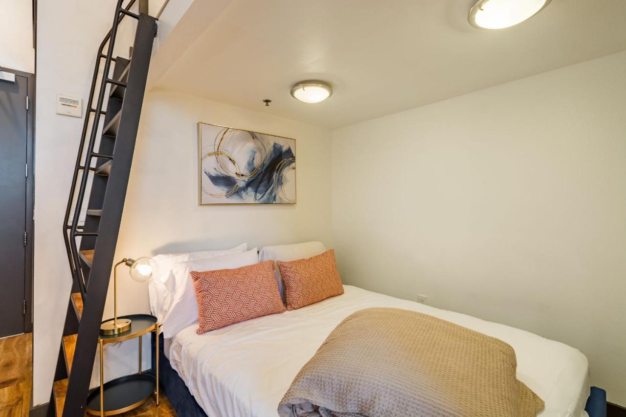 Old West Studio Lofts West Тампа Экстерьер фото