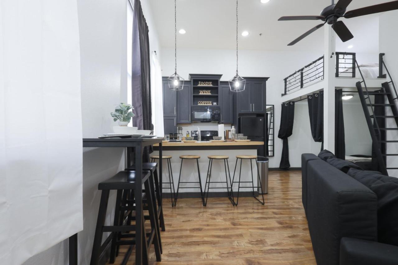 Old West Studio Lofts West Тампа Экстерьер фото